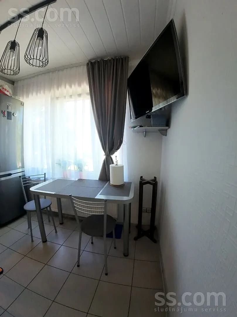 4 istabu dzīvoklis — Raiņa 75