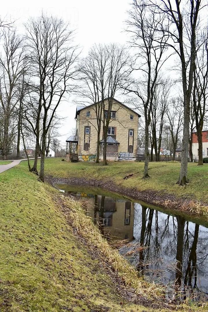 Māja — Dambja iela 21