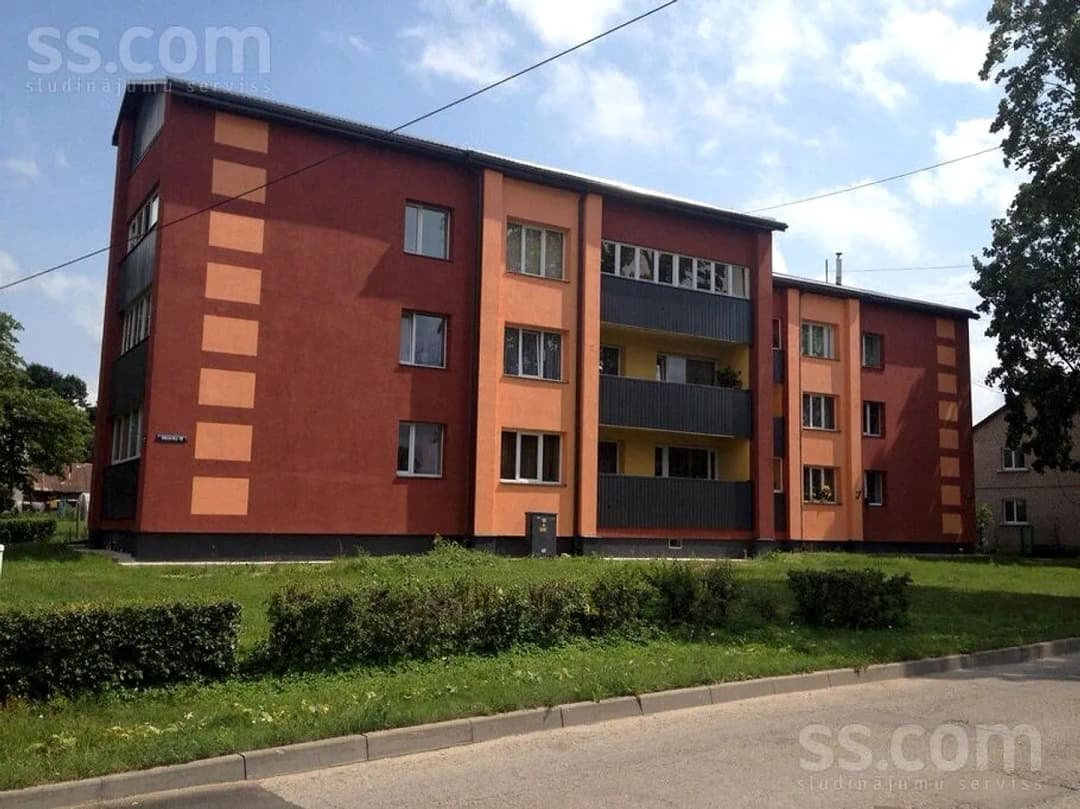 Trīsistabu dzīvoklis — Skolas 18