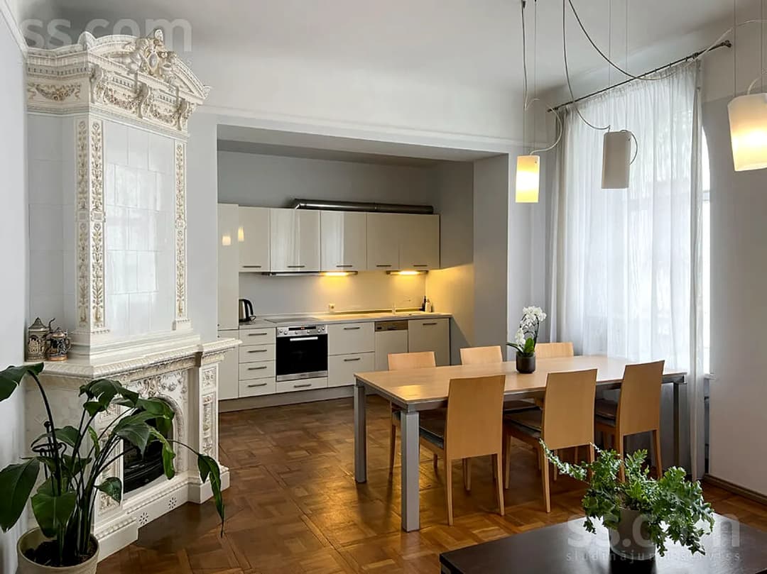 4 istabu dzīvoklis — Kaļķu 6