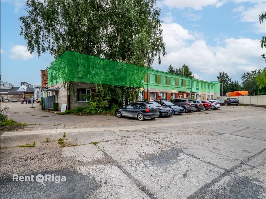 Ganību dambis 22a, Centrs