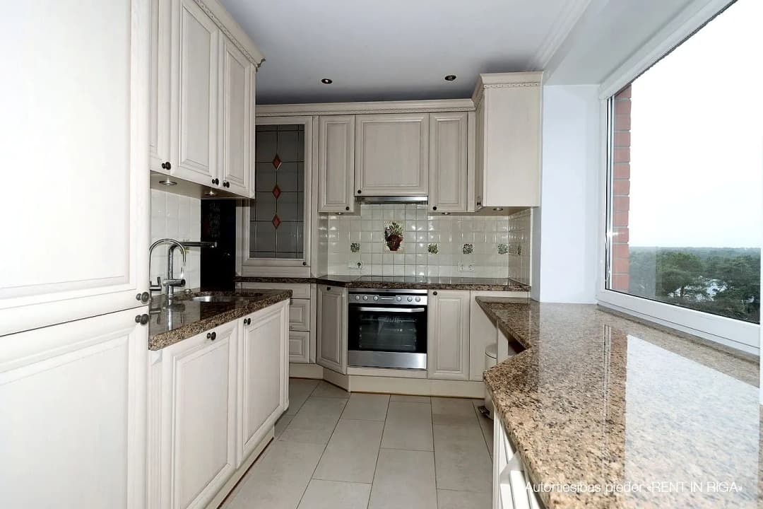Ezermalas 25, Mežaparks