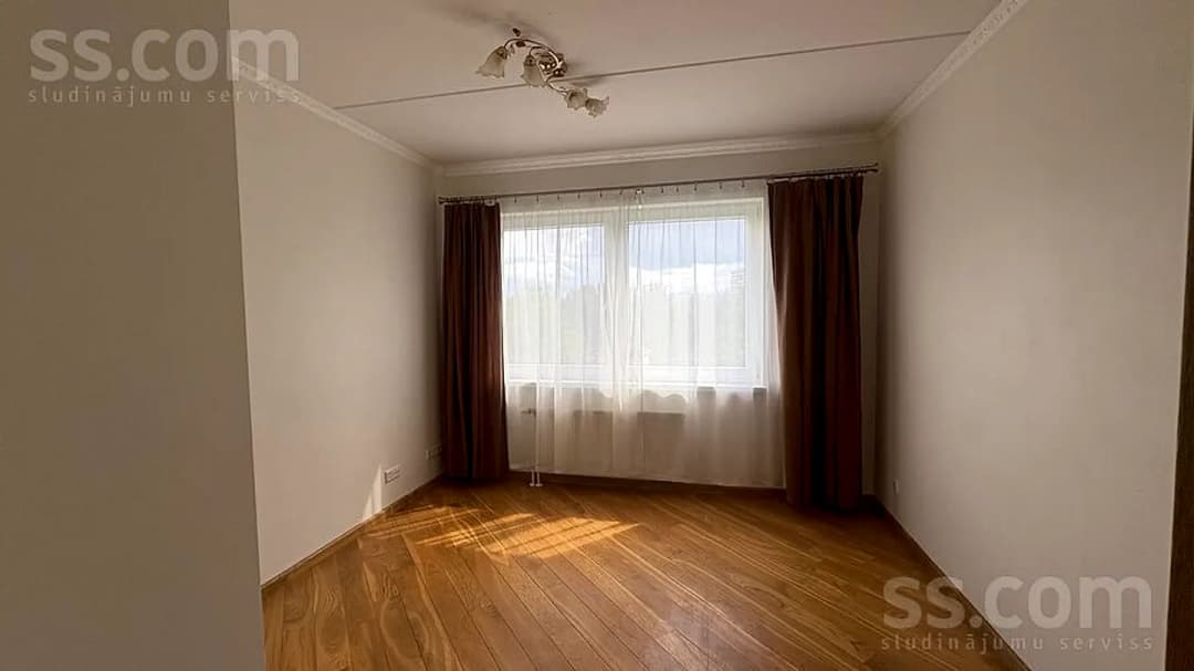 Trīsistabu dzīvoklis — Jūrmalas g. 100 — bilde 2