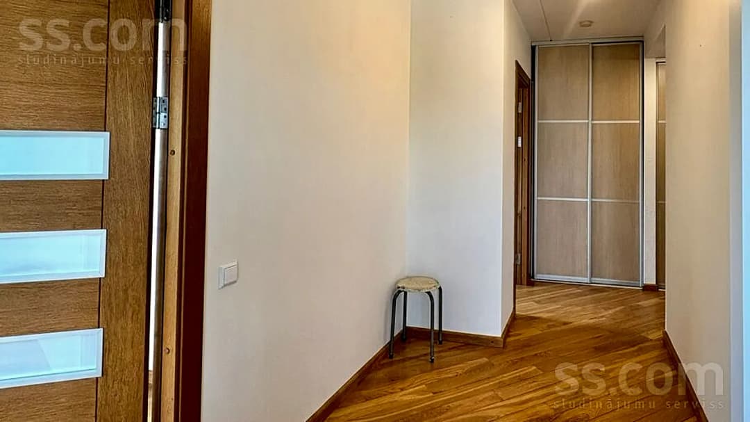 Trīsistabu dzīvoklis — Jūrmalas g. 100 — vēl bildes