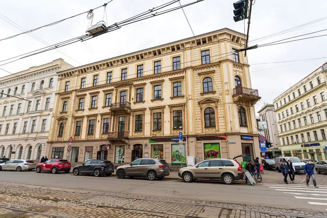Aspazijas Bulvāris 32, Vecrīga