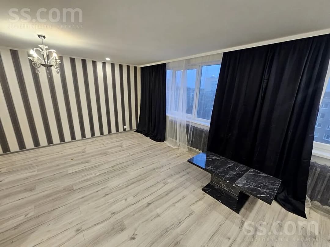Vienistabas dzīvoklis — Lokomotīves 52 — vēl bildes