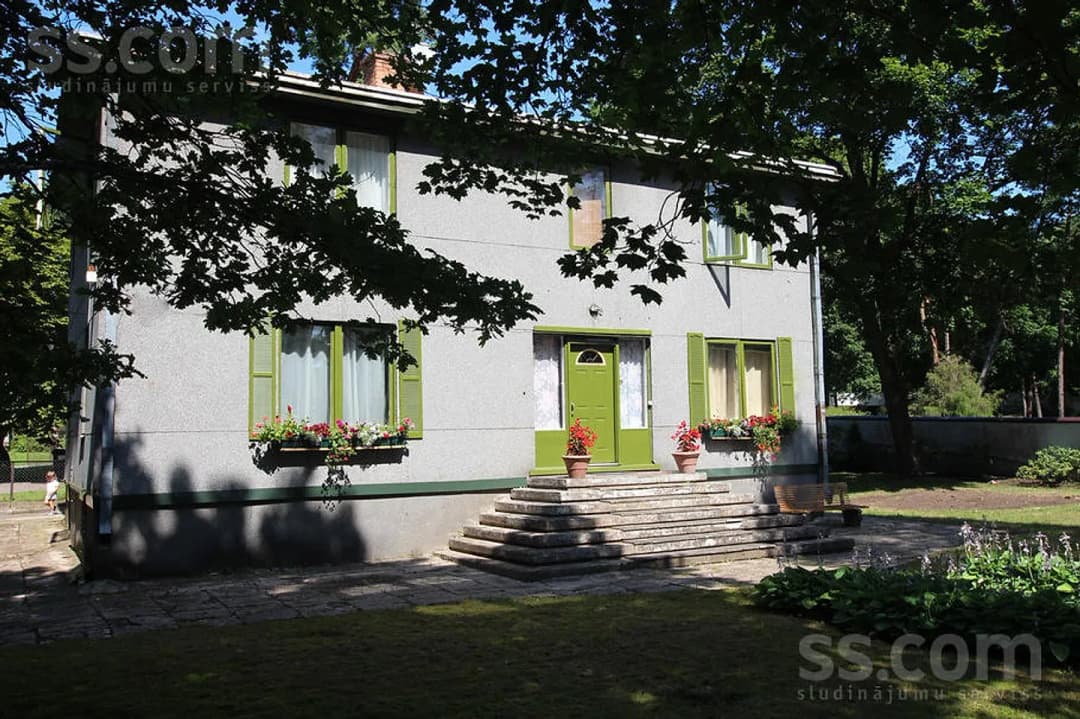 Māja — Juras x