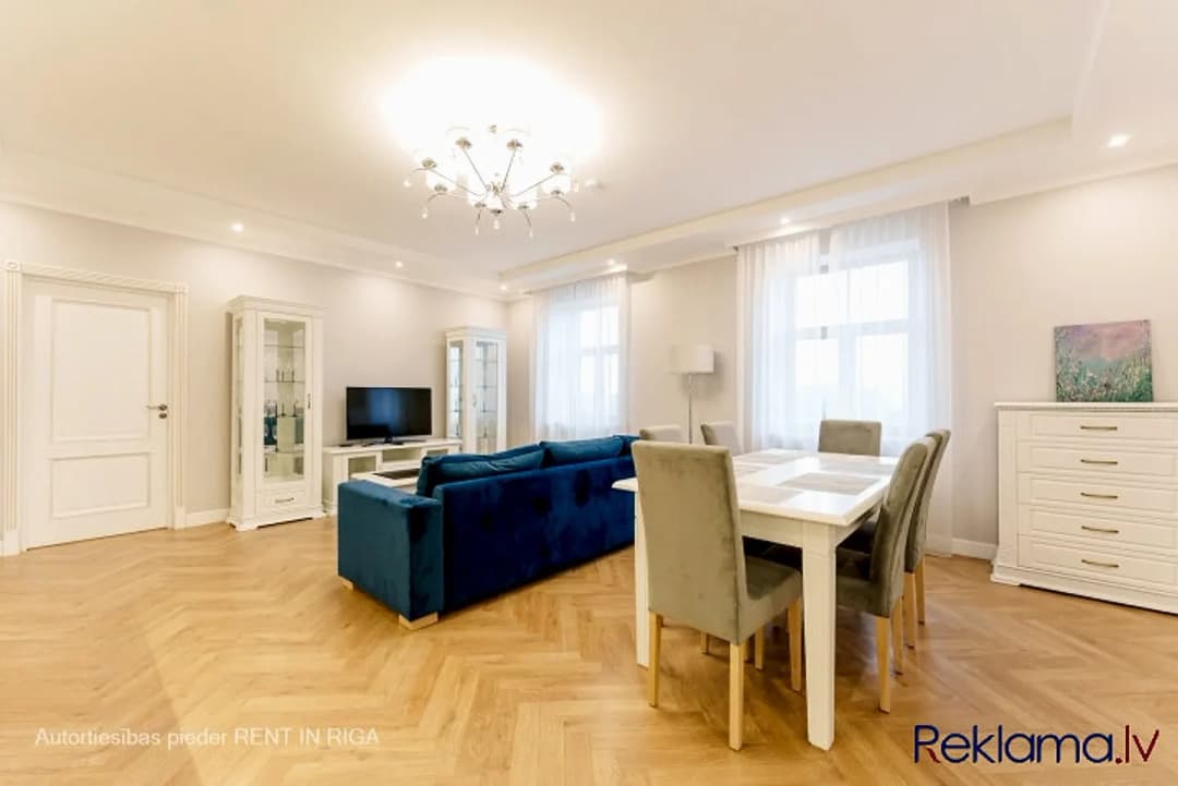 Trīsistabu dzīvoklis — Pērnavas iela 41, Rīga (Centrs)