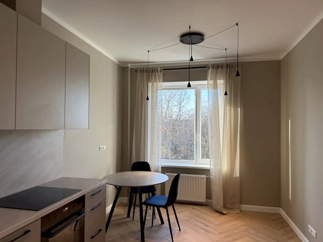 Divistabu dzīvoklis — Lauvas iela 7 — vēl bildes