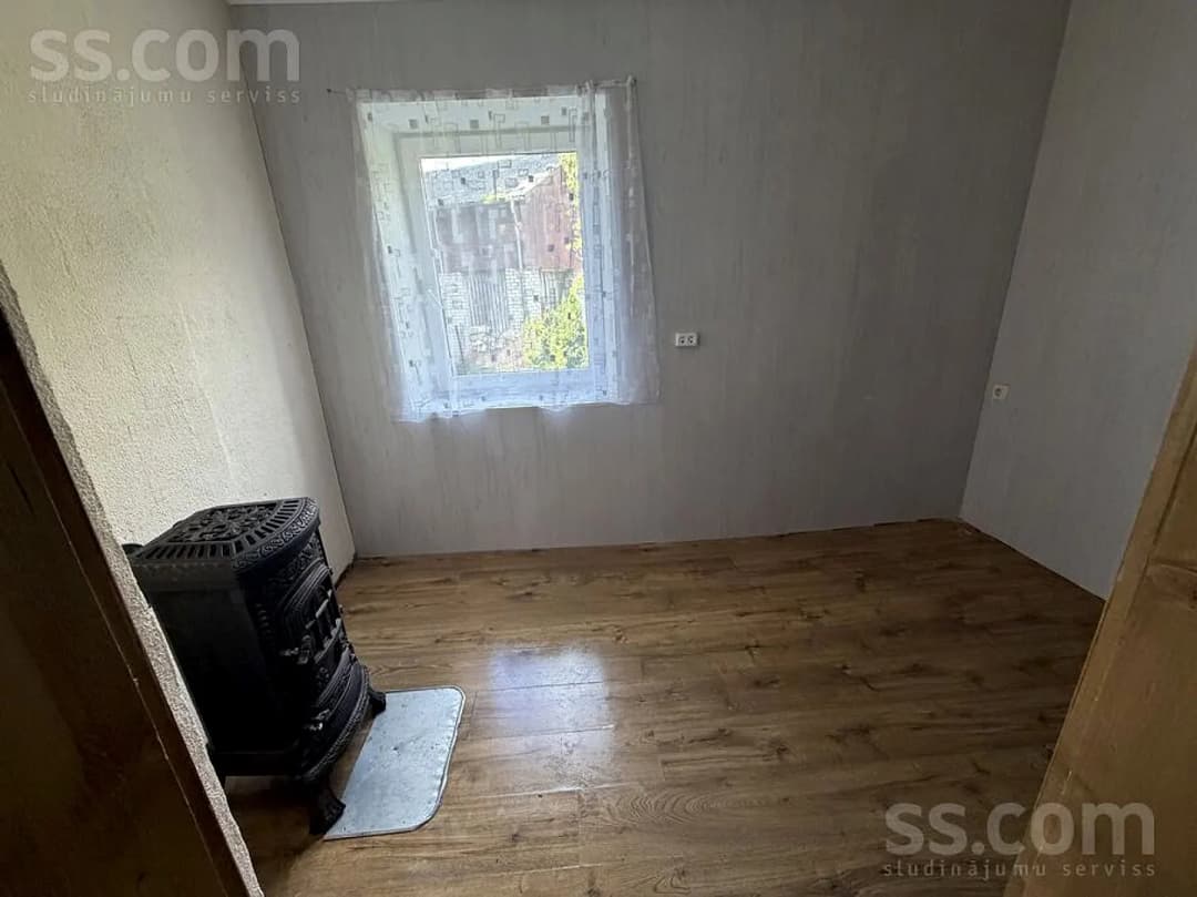 Divistabu dzīvoklis — 1 maija iela 11