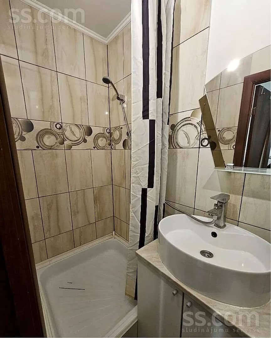 Vienistabas dzīvoklis — Burtnieku 33 — vēl bildes