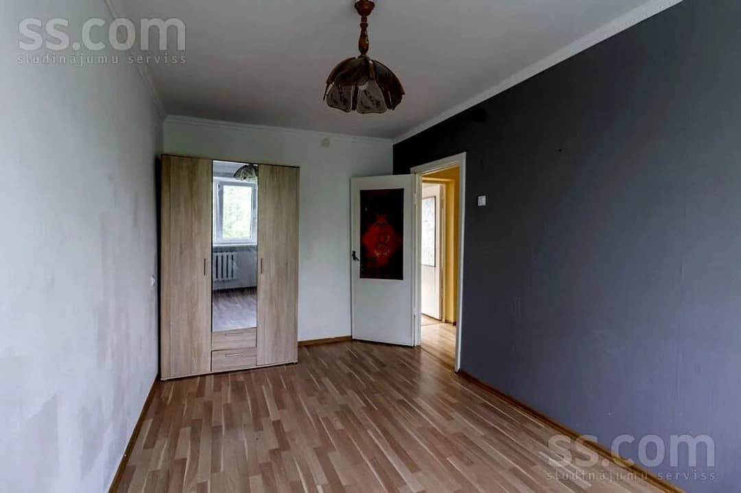 Divistabu dzīvoklis — Parādes iela 15 — vēl bildes