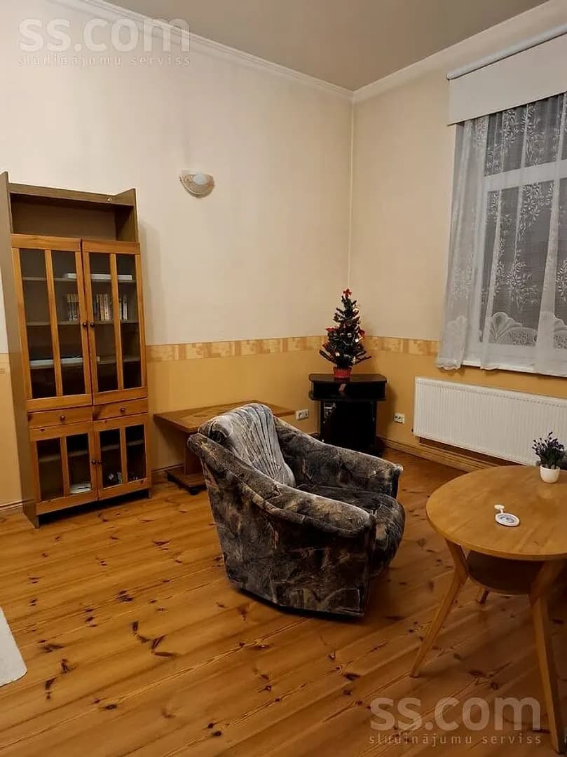 Divistabu dzīvoklis — Fr. Brīvzemnieka 31 — vēl bildes