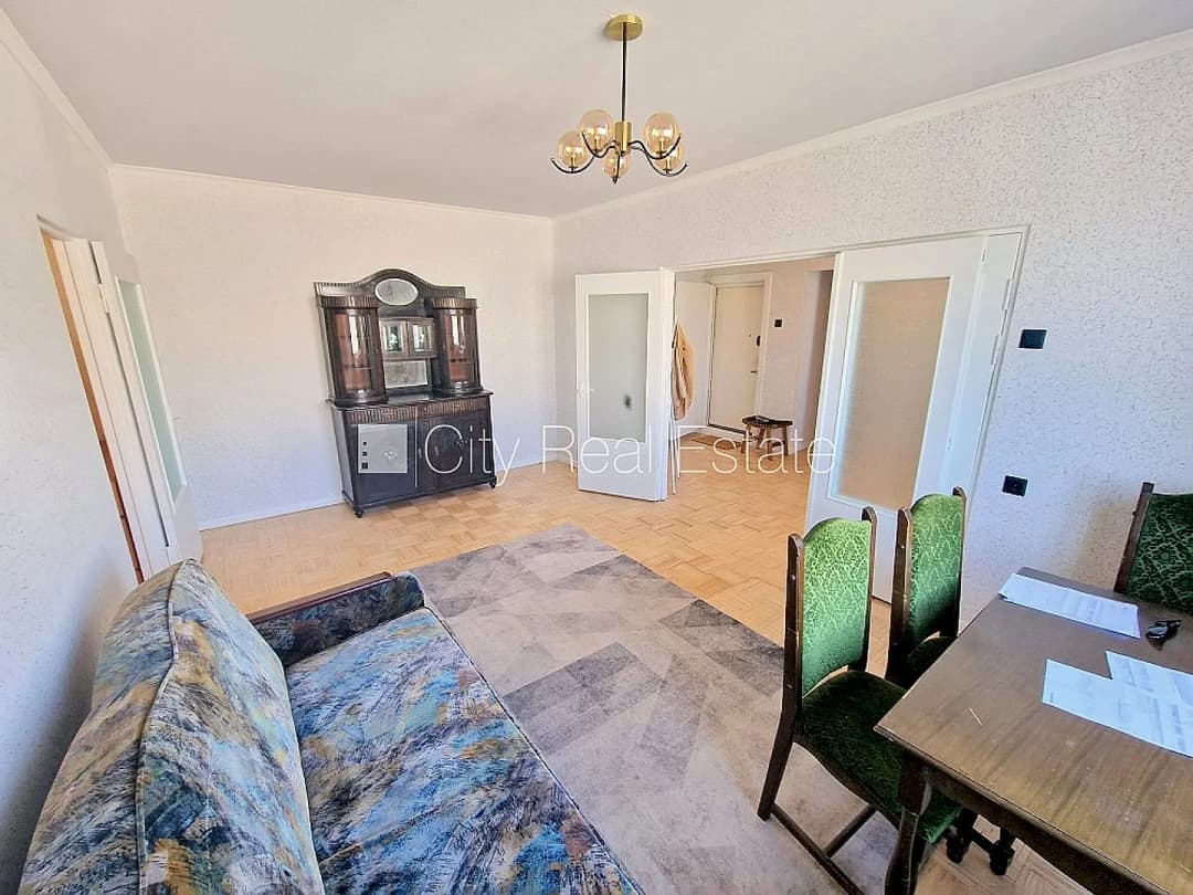 Trīsistabu dzīvoklis — Valdeķu iela 53