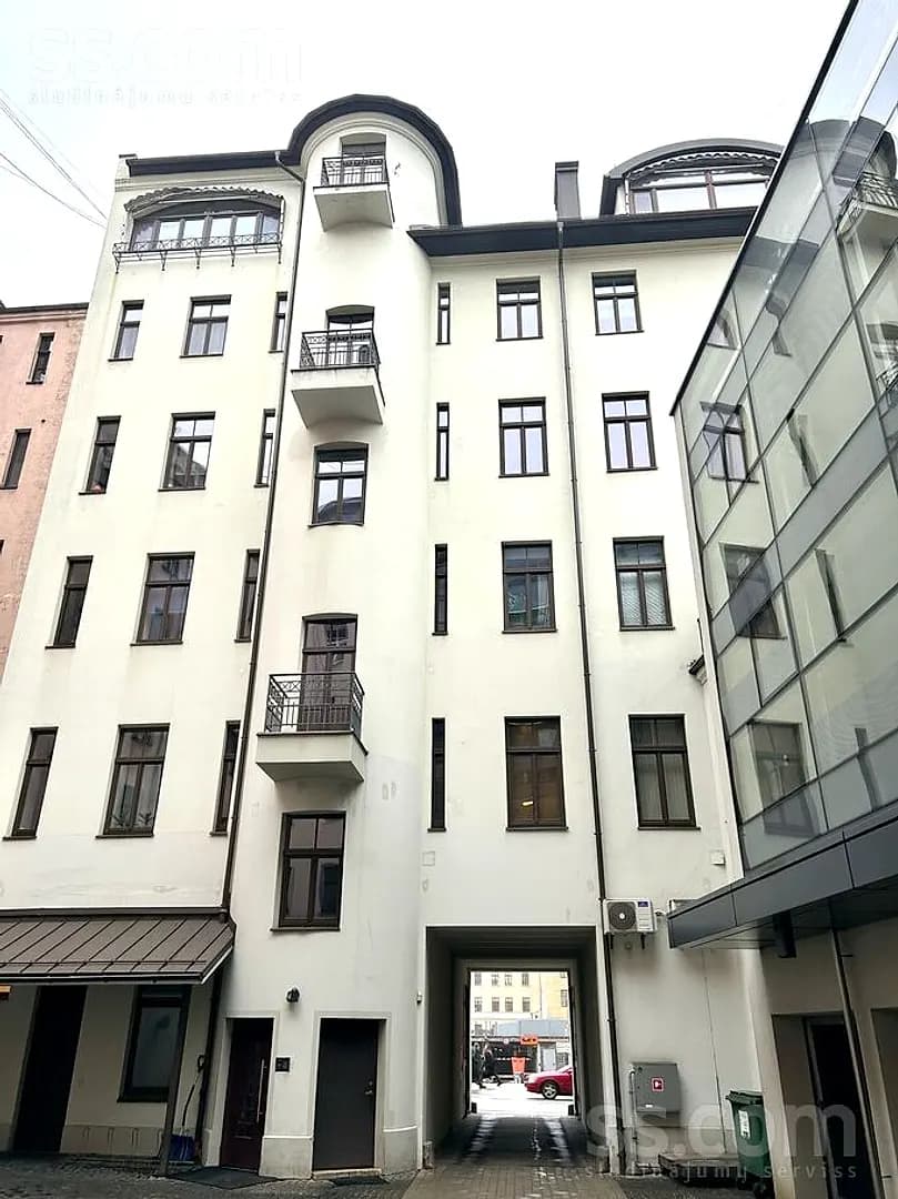 4 istabu dzīvoklis — Dzirnavu 68 — bilde 2