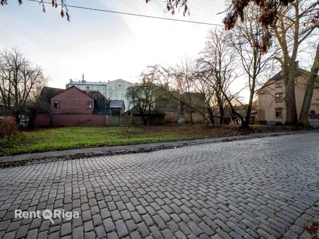Zemes gabals — Jersikas iela — vēl bildes