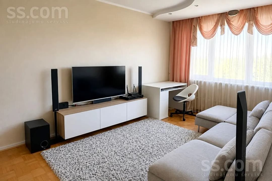 4 istabu dzīvoklis — M. Krūmu 10