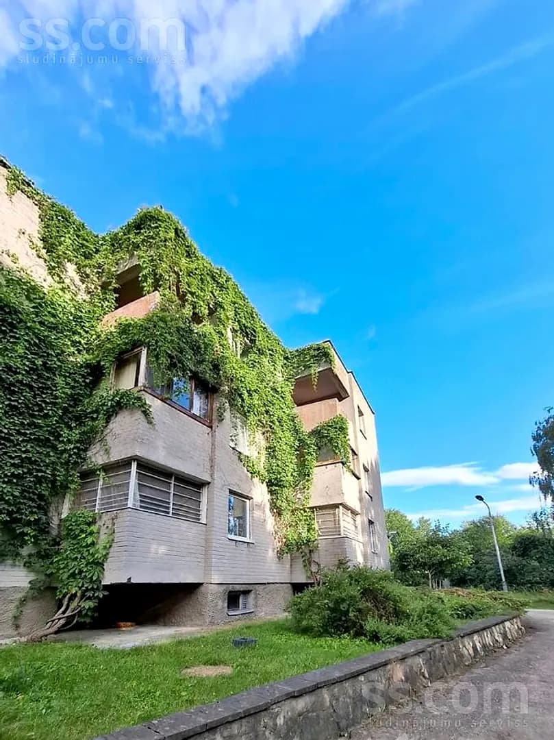 Trīsistabu dzīvoklis — Slokas 65 k-3