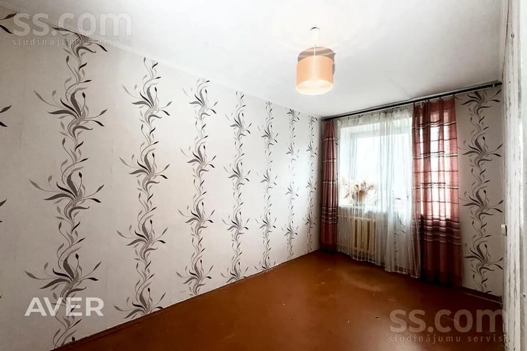 Trīsistabu dzīvoklis — Partizānu iela 21a