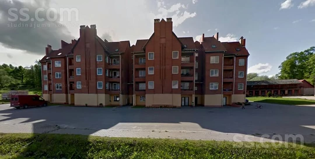 4 istabu dzīvoklis — Kūrorta iela 2