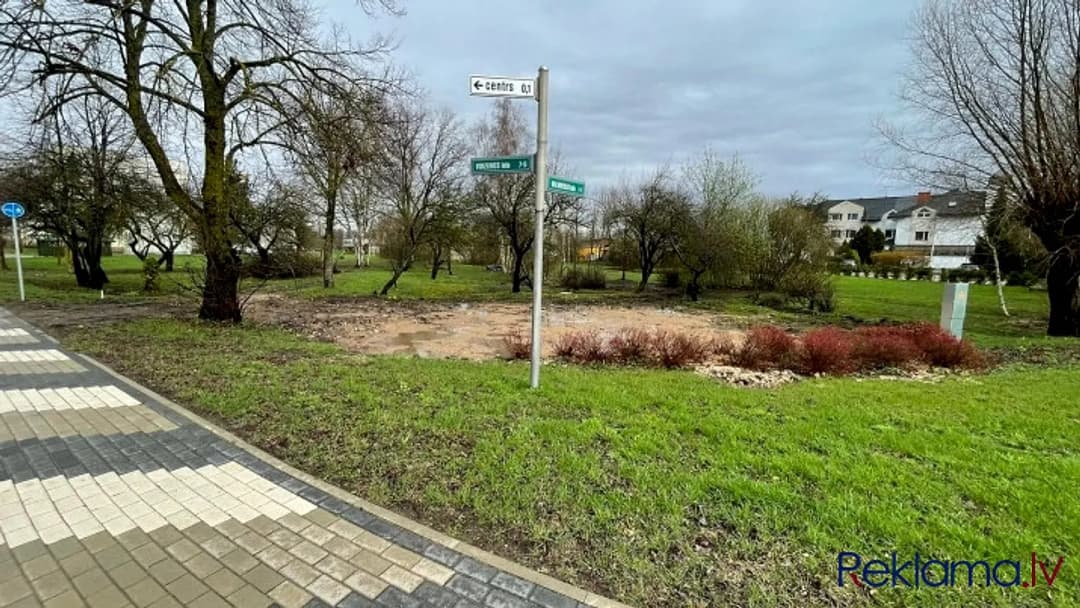 Zemes gabals — Valmieras iela — vēl bildes