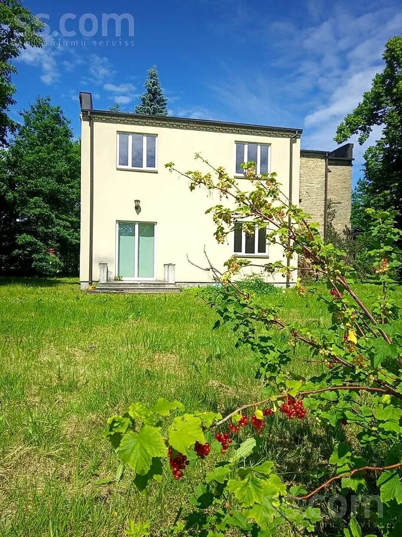 Trīsistabu dzīvoklis — Rīgas iela 26