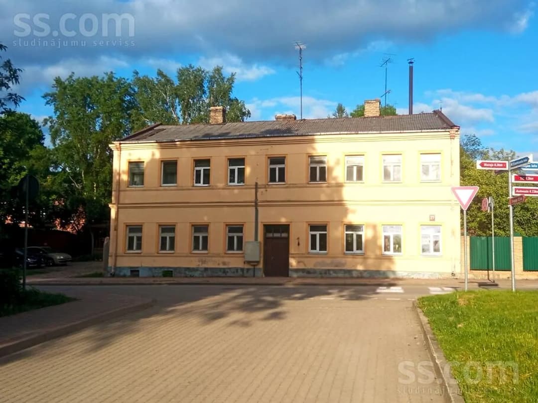 4 istabu dzīvoklis — Tālavijas iela 27