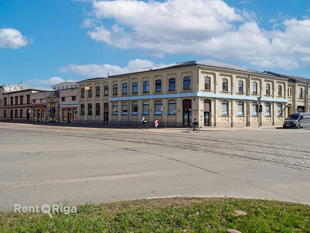 Krišjāņa Barona 130, Centrs