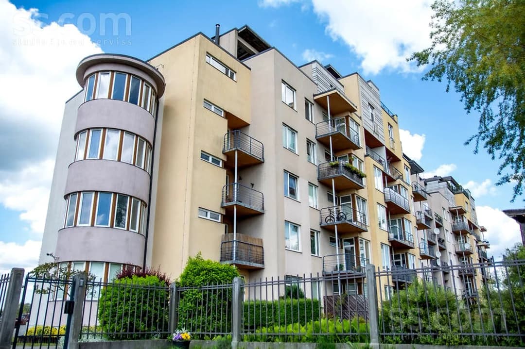 4 istabu dzīvoklis — Zvejnieku iela 15