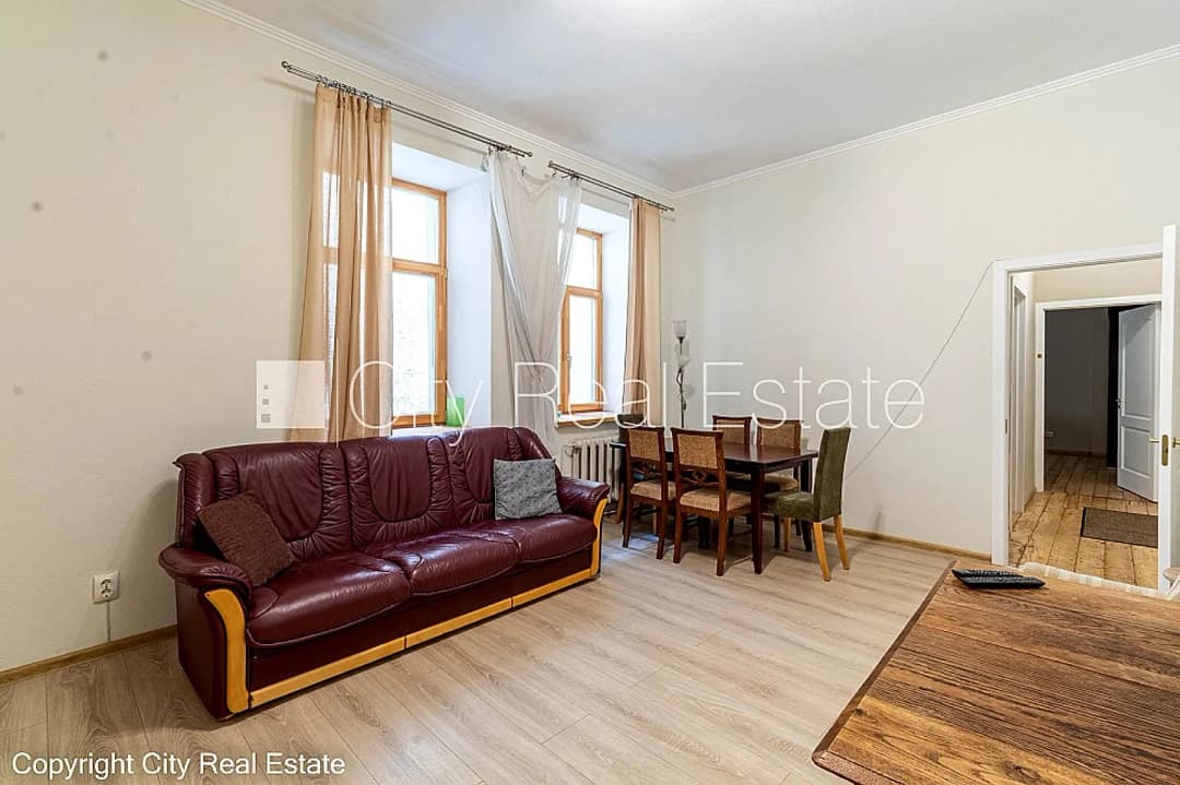 Divistabu dzīvoklis — Lāčplēša iela 18 — bilde 3