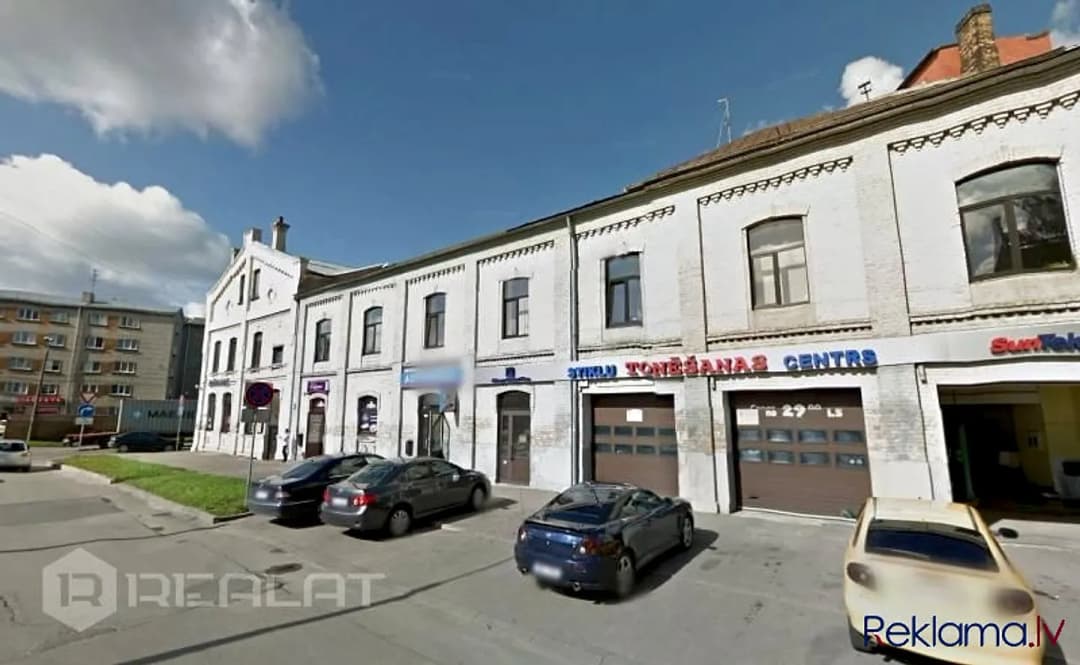 Iznomā noliktavas telpas + Platība 208 m2. + Telpas ir siltinātas + Iebūvētas nelielas