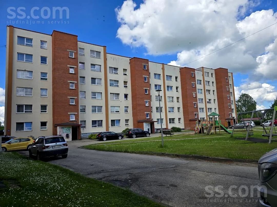 Divistabu dzīvoklis — 39 12