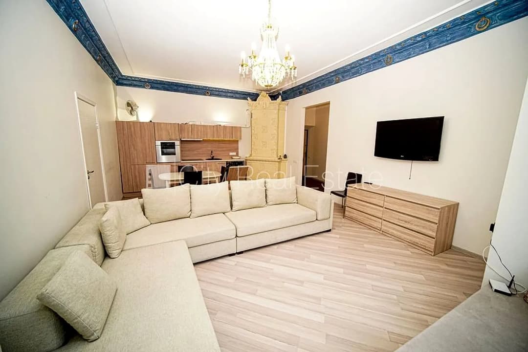 Divistabu dzīvoklis — Lāčplēša iela 18