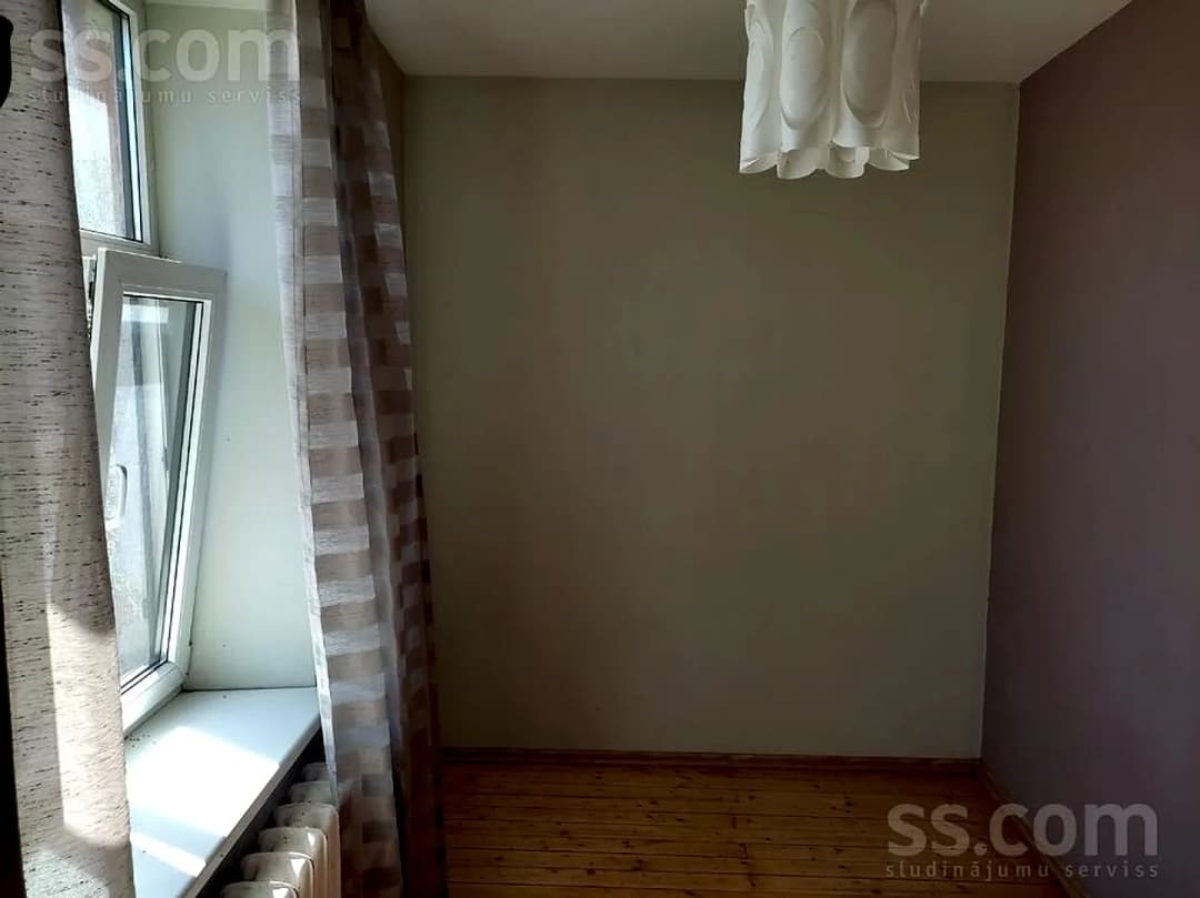 Trīsistabu dzīvoklis — Lāčplēša 45 — vēl bildes