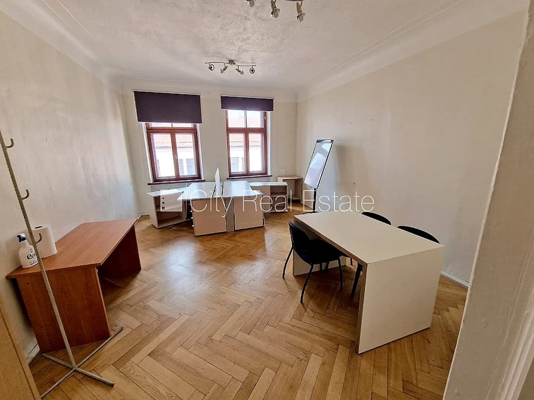 Fasādes māja, renovēta māja, viena kvadrātmetra apsaimniekošanas maksa mēnesī 1.95 EUR, — bilde 2