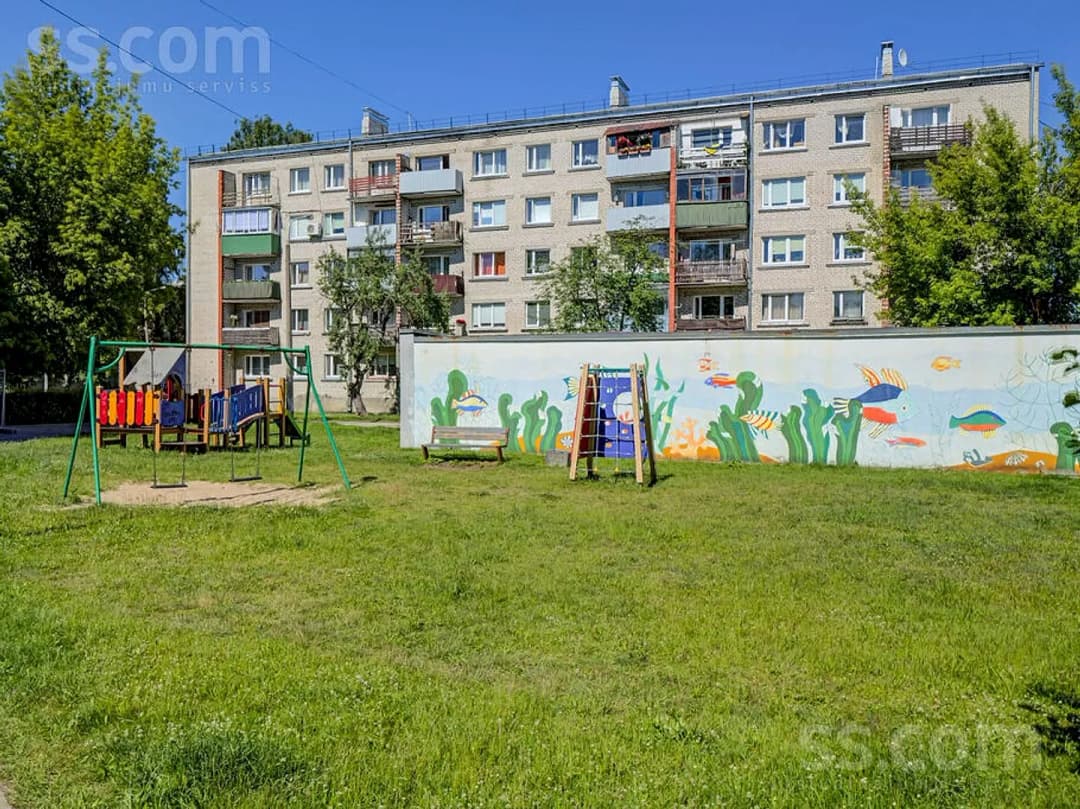 4 istabu dzīvoklis — Zemgales 20 — vēl bildes