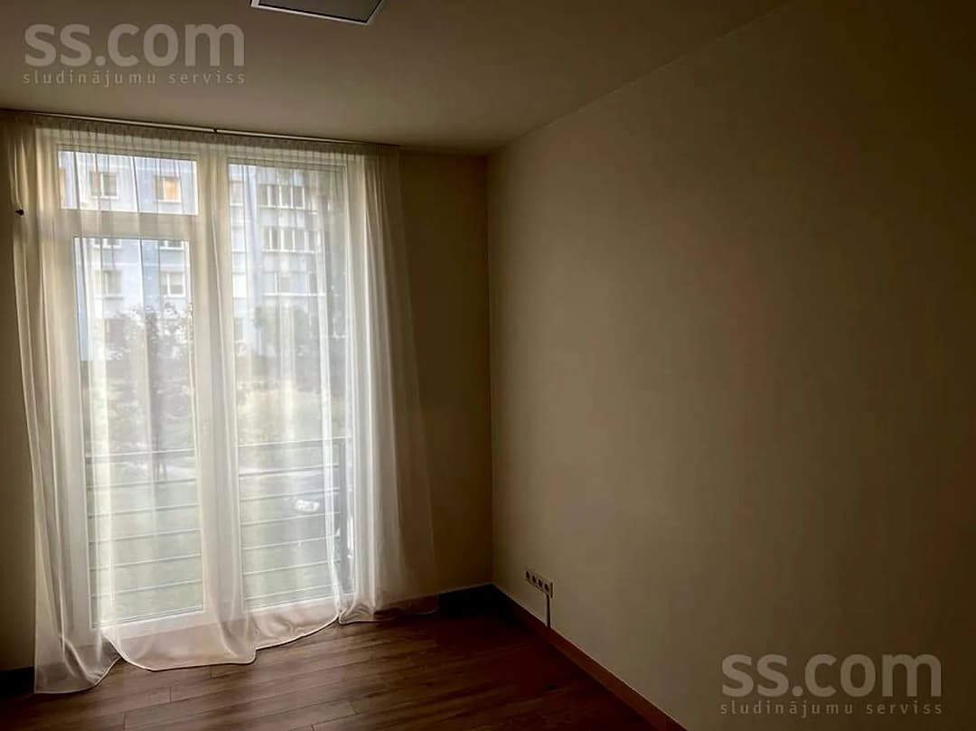 Trīsistabu dzīvoklis — Salnas 21 — vēl bildes