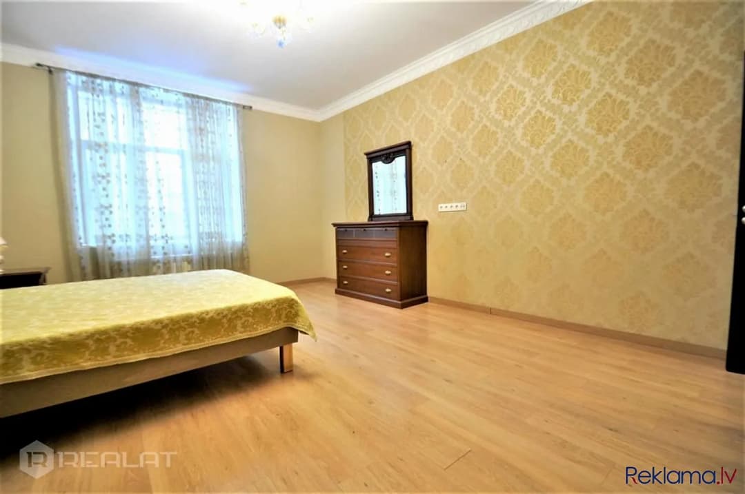 Atjaunots un skaists dzīvoklis pašā Rīgas centrā Plānojums - 3 istabas (izolētas), Zāle, — bilde 2