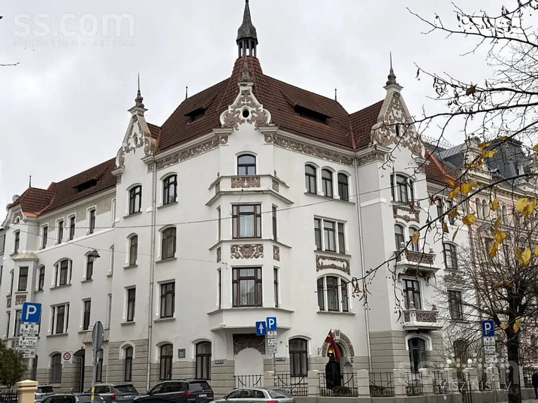 4 istabu dzīvoklis — Elizabetes 13