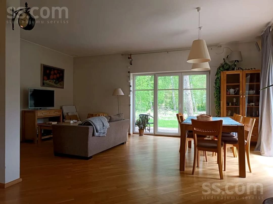 Māja — Eduarda Veidenbauma 8a — vēl bildes