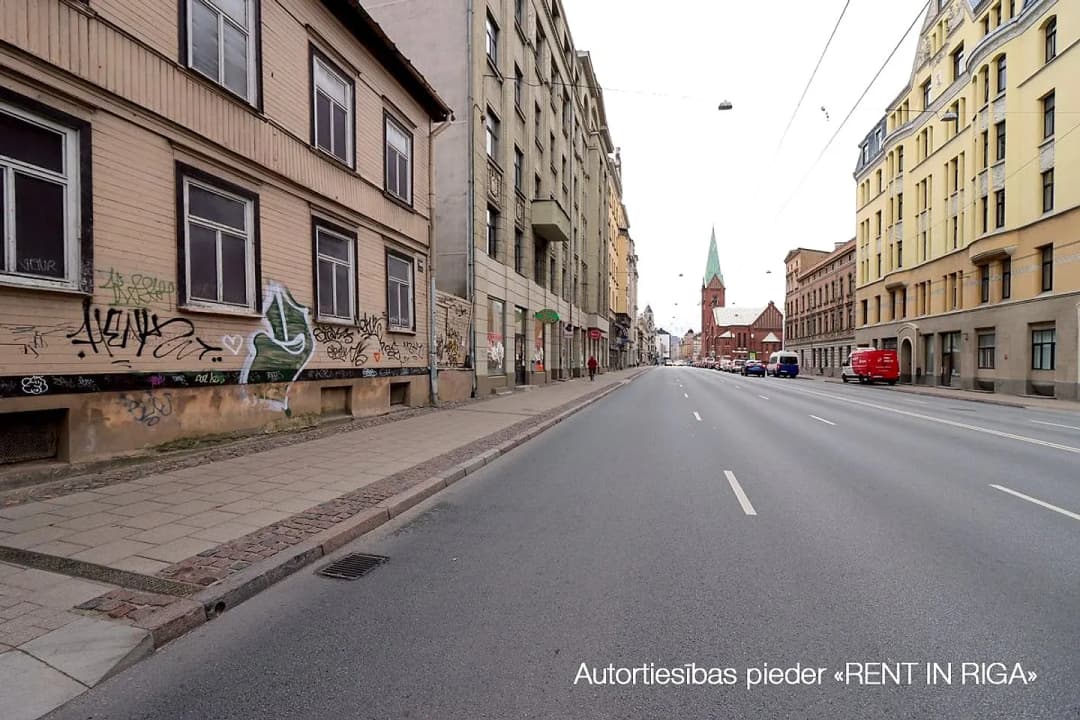 Brīvības 140, Centrs