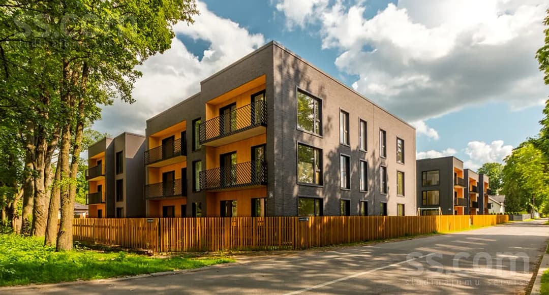 4 istabu dzīvoklis — Jūrmalas g. 74