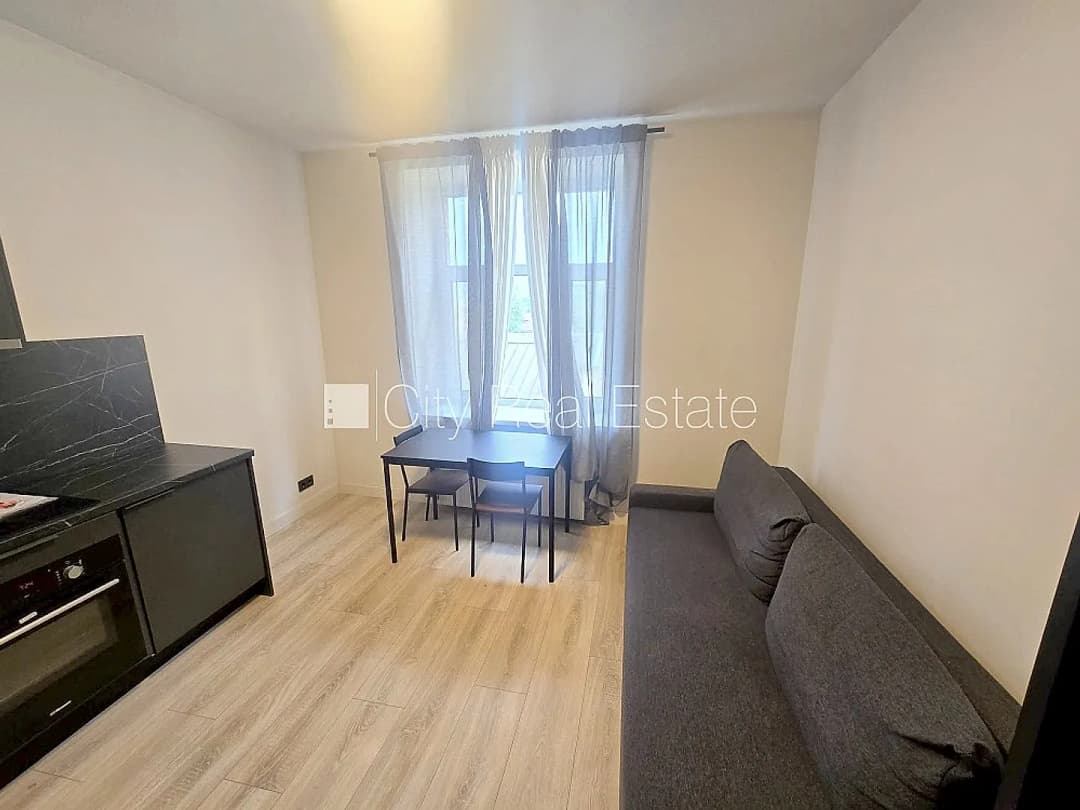Trīsistabu dzīvoklis — Pulkveža Brieža iela 21 — vēl bildes