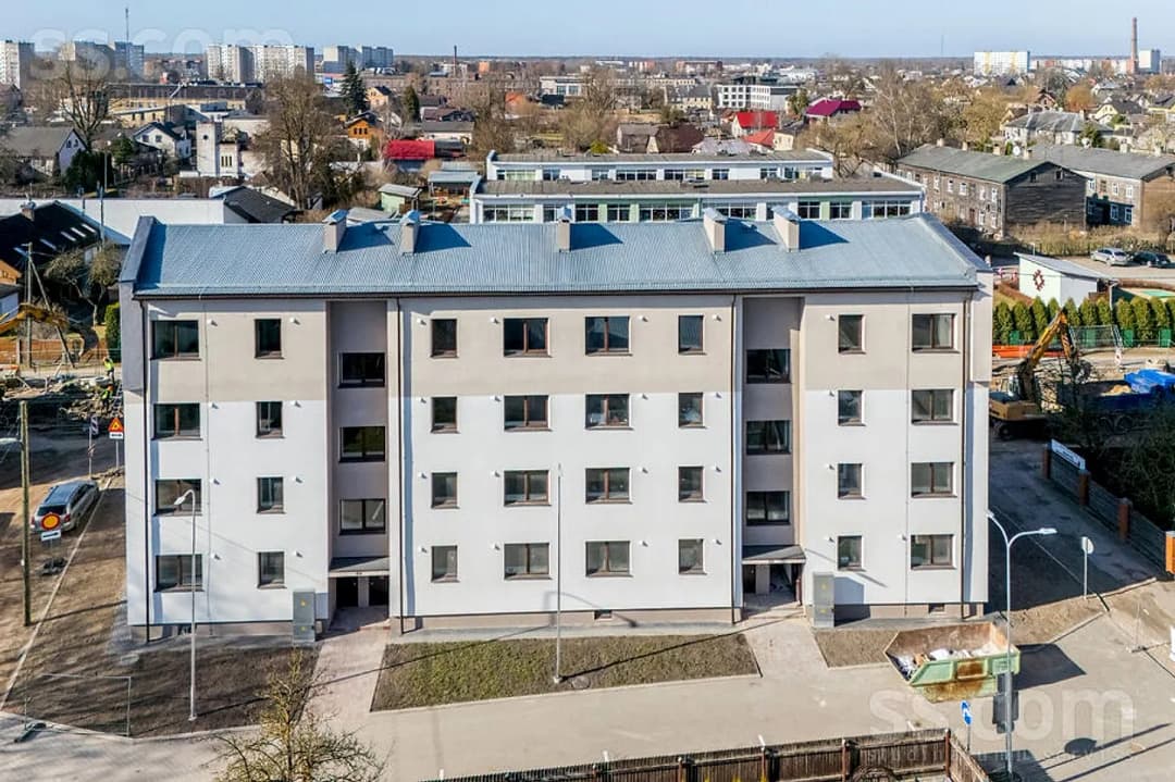 4 istabu dzīvoklis — Pulkveža Brieža 22