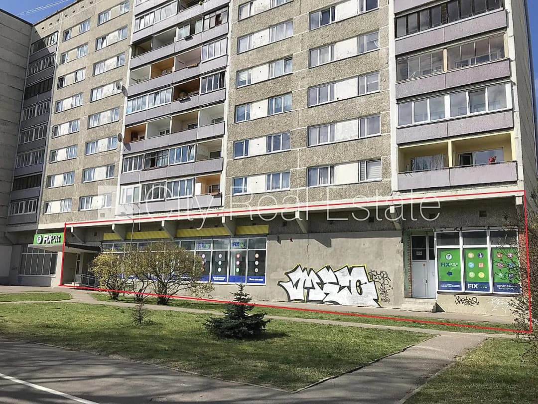 Fasādes māja, ieeja no ielas, ieeja no pagalma, logi vērsti uz ielas pusi, divas ieejas, — bilde 4