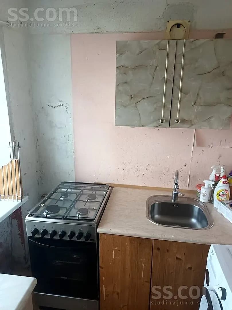 Vienistabas dzīvoklis — Zaļenieku 22 — vēl bildes