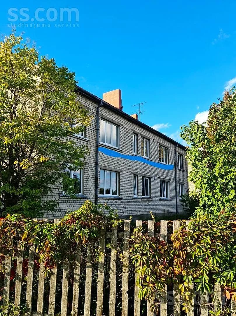 Divistabu dzīvoklis — 10 5