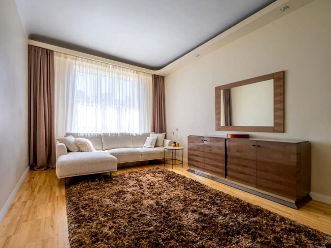 Trīsistabu dzīvoklis — Lāčplēša iela 70B