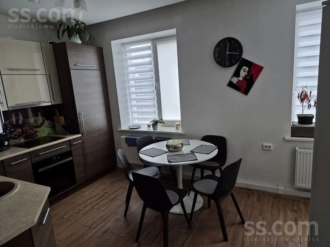 Divistabu dzīvoklis — Zilupes iela 77 — bilde 2
