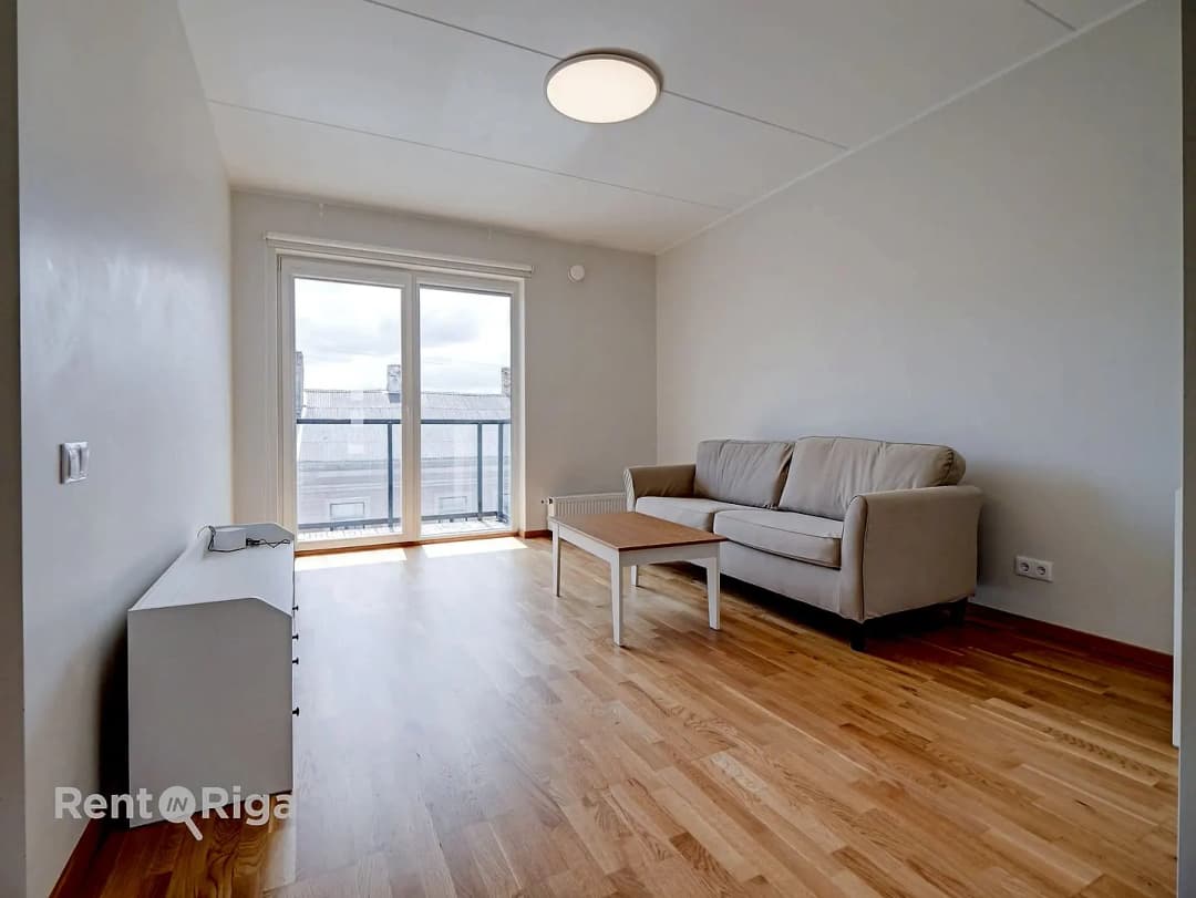 Lastādijas 35, Centrs — vēl bildes